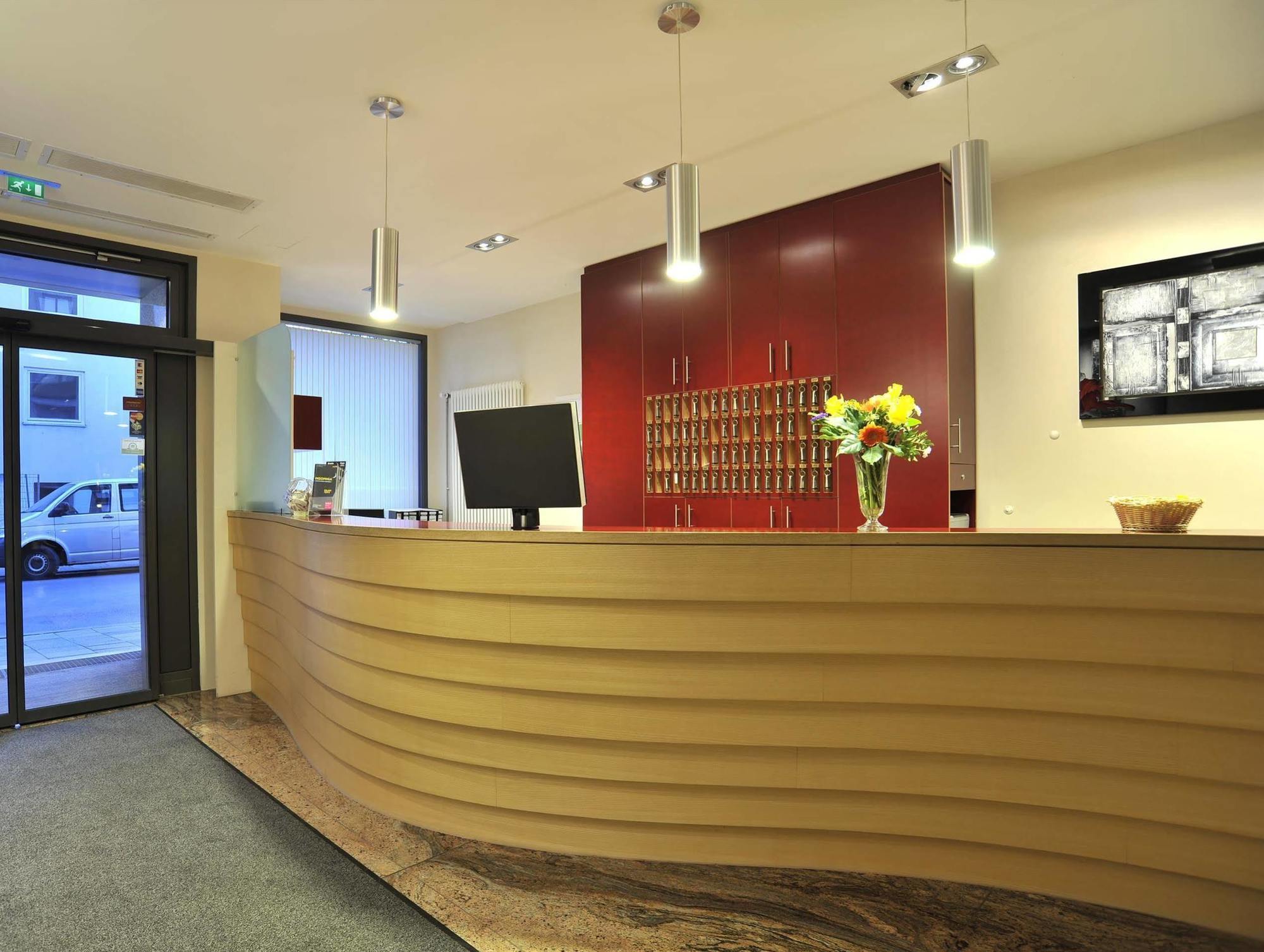 Concorde Hotel 4*